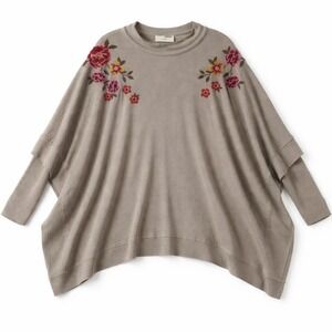 2/$30 Savanna Jane Anthropologie Poncho Sweater Sz S/M Beige Embroidered Floral